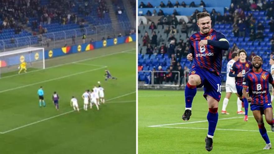 Shaqiri show! Prima il "cucchiaino" su rigore, poi un gol "no look" Shaqiri show! Prima il "cucchiaino" su rigore, poi un gol "no look"