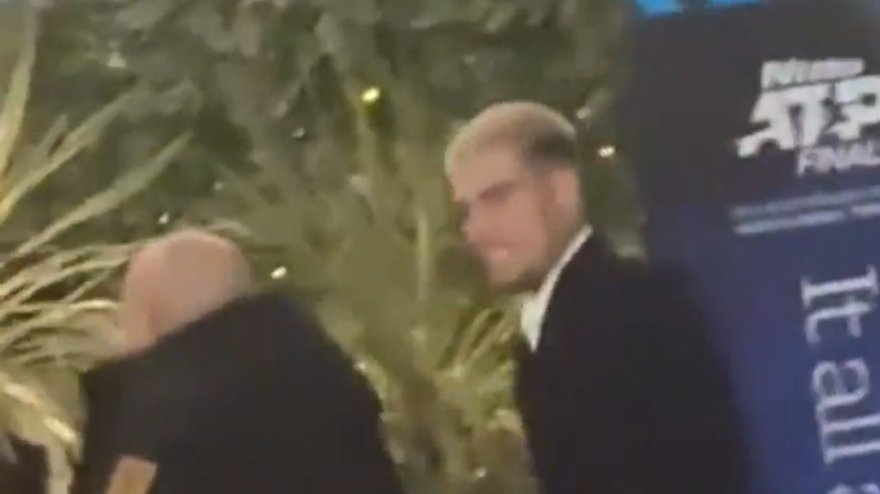 Brutta scena a Torino: insulti ad Alcaraz mentre rientra in hotel