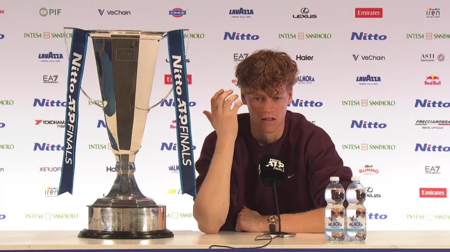 Gli chiedono del Grande Slam, Sinner non ci sta e risponde così Gli chiedono del Grande Slam, Sinner non ci sta e risponde così