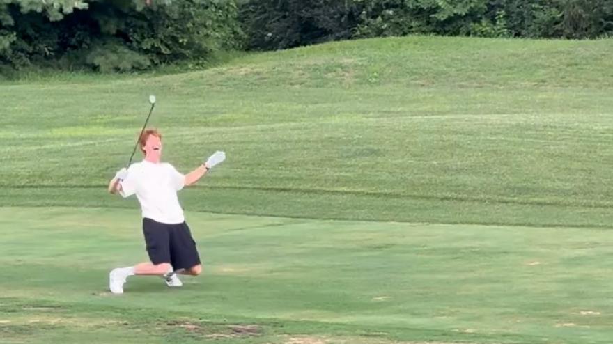 Le vacanze di Sinner: golf ed esultanze sfrenate! Il video pubblicato dal coach Cahill è virale