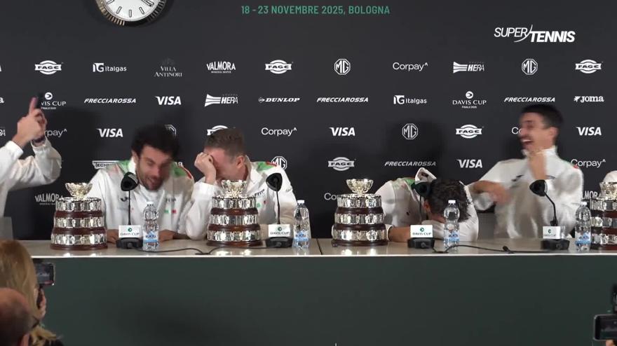 cobolli show scoppia a ridere e berrettini non si trattiene 200 ubriaco da Gazzetta.it cobolli show scoppia a ridere e berrettini non si trattiene 200 ubriaco