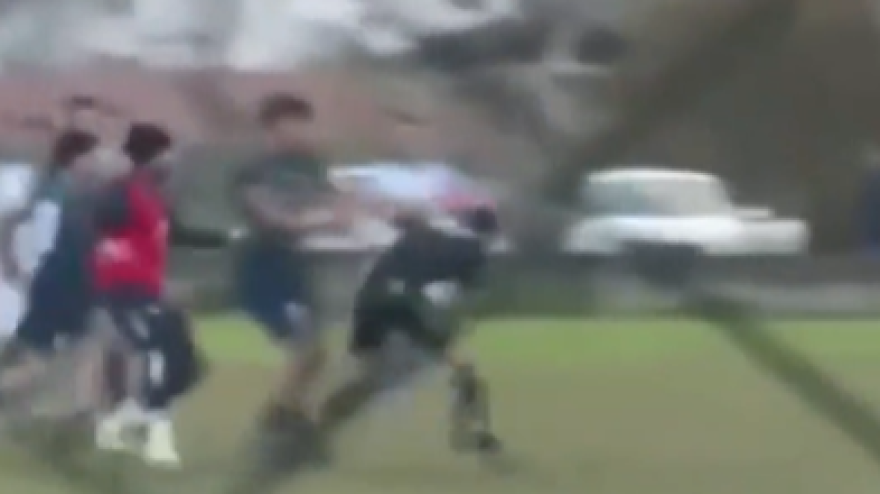 calabria pugni in testa all arbitro minorenne guarda il video shock