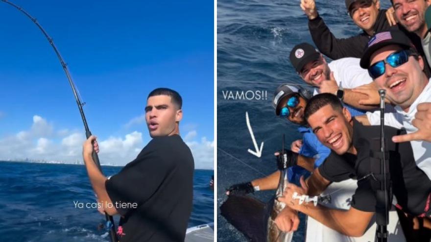 Avete visto il nuovo look di Alcaraz? Eccolo qui mentre... pesca! Avete visto il nuovo look di Alcaraz? Eccolo qui mentre... pesca!