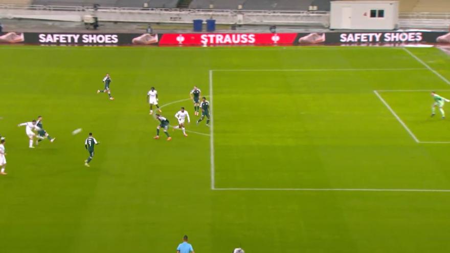 Destro potentissimo da fuori area: gol da cecchino in Europa League