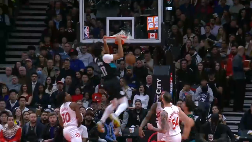 Sharpe decolla: testa a un centimetro dal ferro!