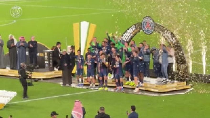 Psg esagerato! Vince la Supercoppa di Francia e festeggia così