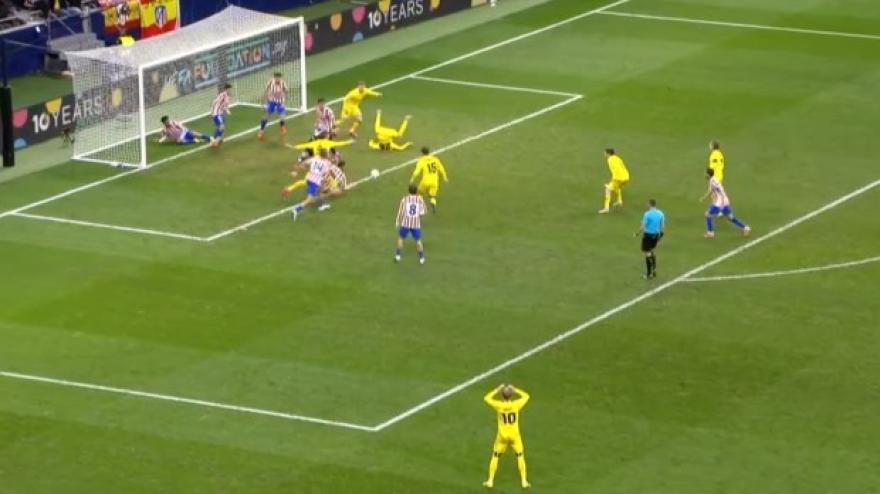 Tuffi, scivoloni, rimpalli: il gol del Bodo che vale i playoff è surreale