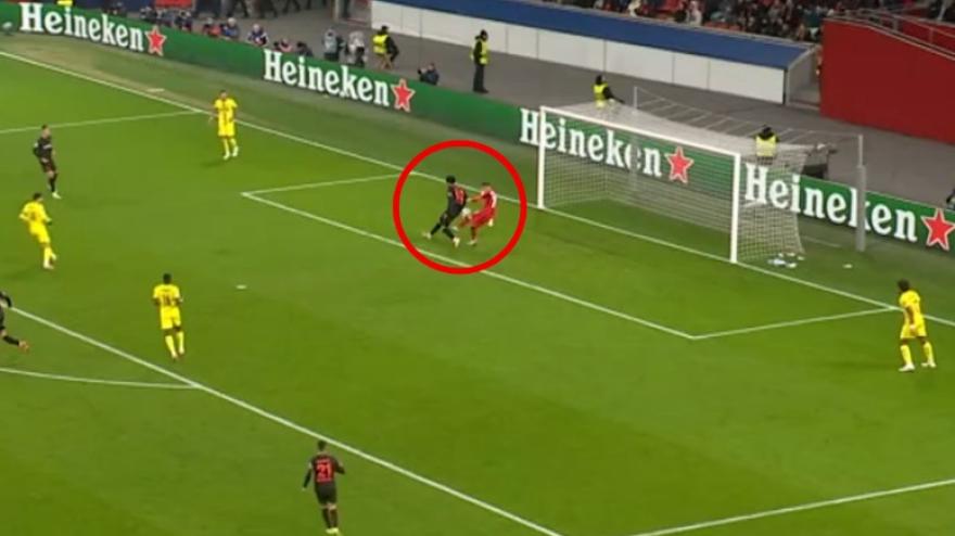 Ma il portiere cosa fa? Regalo folle dopo 12 minuti dal calcio d Ma il portiere cosa fa? Regalo folle dopo 12 minuti dal calcio d