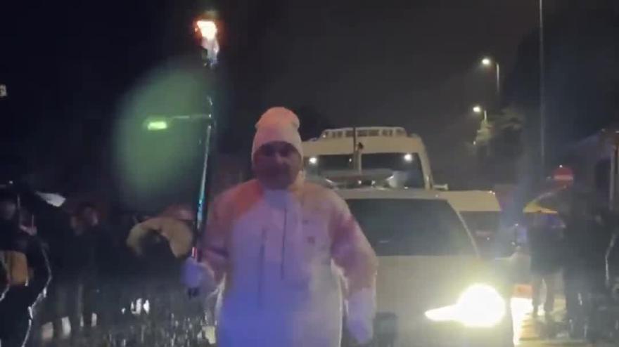 Filippo Tortu e la staffetta con la Torcia Olimpica: rivivi il momento