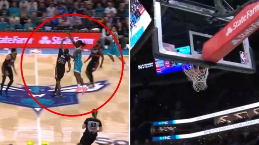 Cosa ha fatto Sion James? Tira da metà campo e... è il canestro più fortunato della storia!