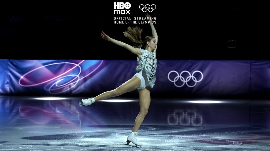 Gala, Carolina Kostner torna sul ghiaccio olimpico: emozione al Forum