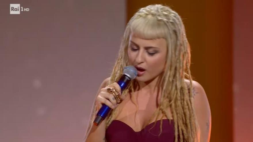 Sanremo 2026, la nipote di Vanoni canta "Eternità": l Sanremo 2026, la nipote di Vanoni canta "Eternità": l