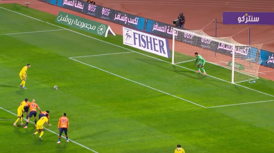 Cristiano Ronaldo sbaglia un altro rigore. Poi si fa male