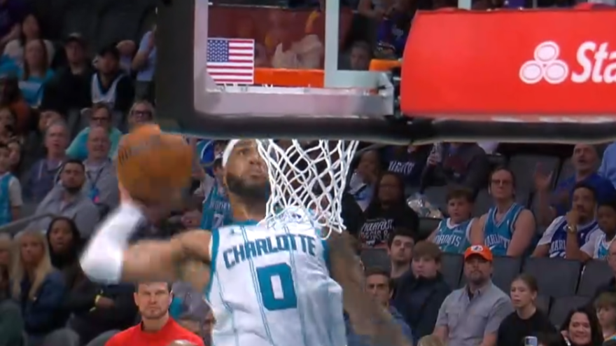 Miles Bridges, la schiacciata al volo è perfetta! Guarda le migliori giocate Nba