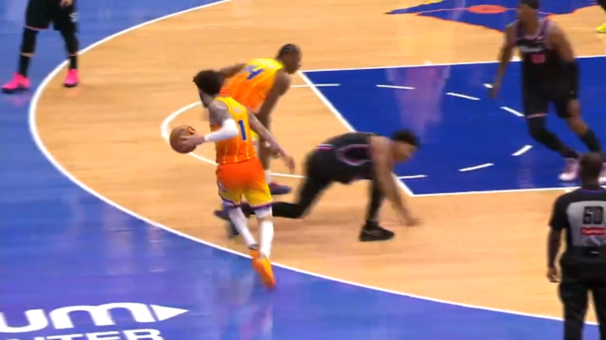 LaMelo Ball umilia Gardner: crossover brutale