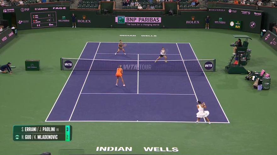 È lo scambio più bello del torneo! 24 colpi, poi Errani e Paolini ribaltano la partita