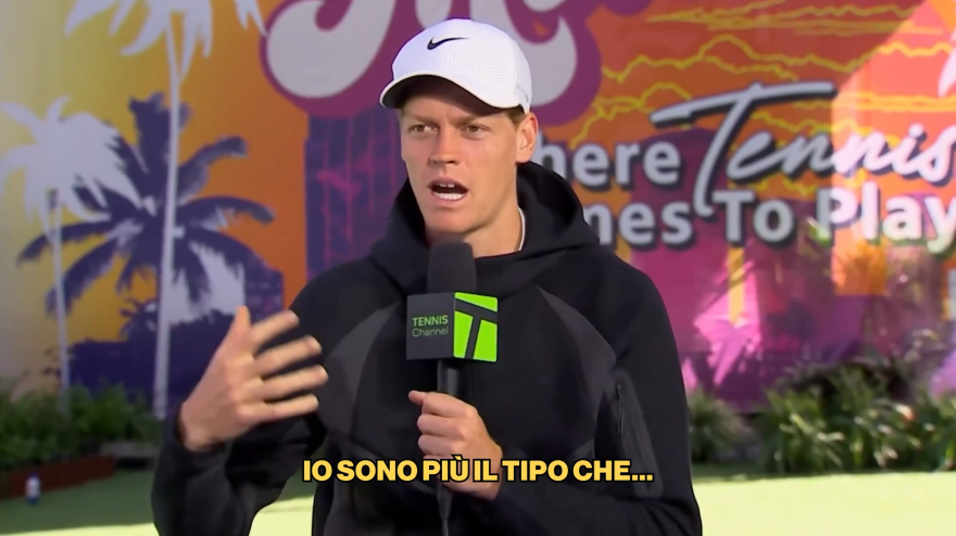 “Io un robot e Alcaraz più completo?”: Sinner risponde a Fonseca