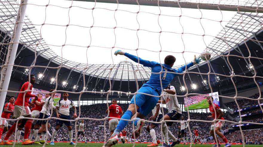 Vicario e Tudor, che incubo: Tottenham-Forest 0-3: highlights