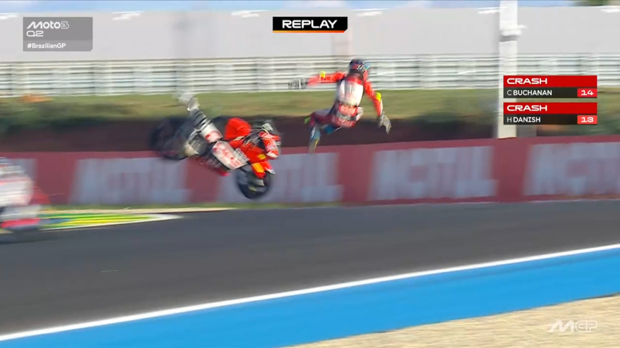 La moto e il pilota volano per metri: highside da paura per Buchanan in Brasile