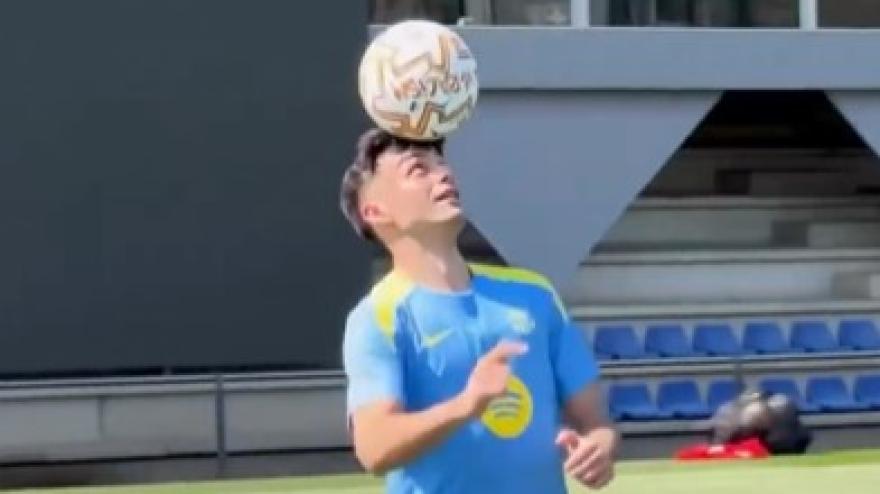 Barcellona, Pedri è magia pura! Percorre metà campo con il pallone incollato alla testa