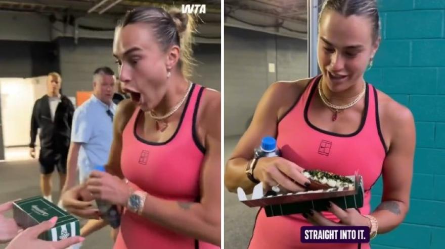 Miami, Sabalenka prova l'hot dog da 100 dollari: la sua reazione