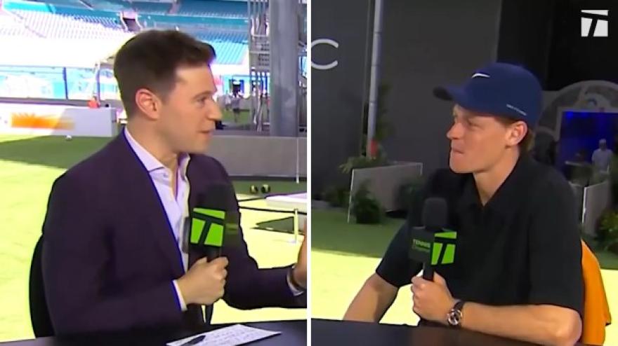 "Vado di fretta, c'è l'Italia!": Sinner e l'intervista flash a Miami