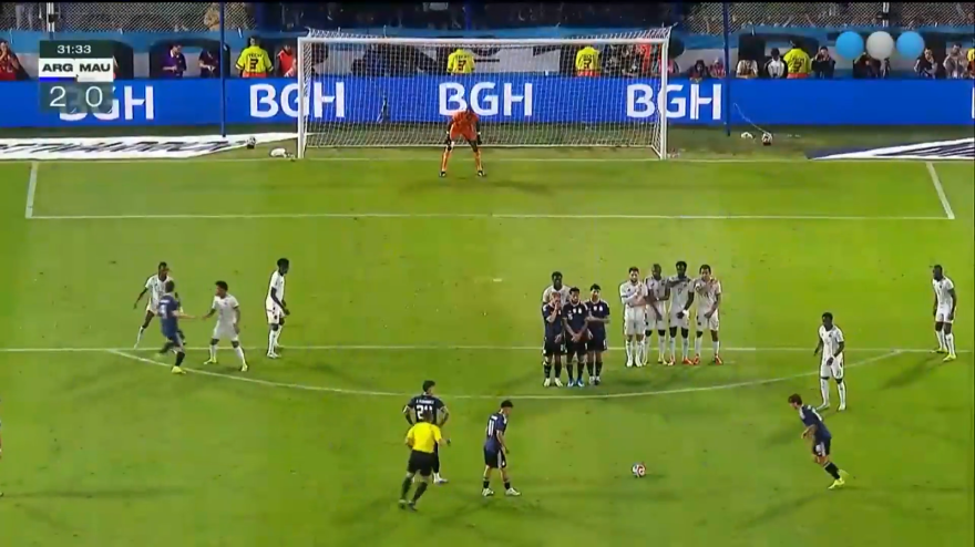 Argentina, Nico Paz segna su punizione: anche Messi applaude