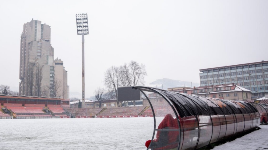 Bosnia-Italia, il meteo non perdona: la neve ricopre lo stadio Bilino Polje di Zenica