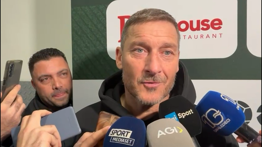 Totti: "Posso ancora dare qualcosa se fossi al posto di Dybala"