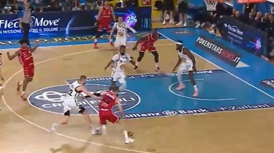 Highlights Udine - Milano 86-83: rimonta storica, l'Olimpia crolla ancora nel finale!