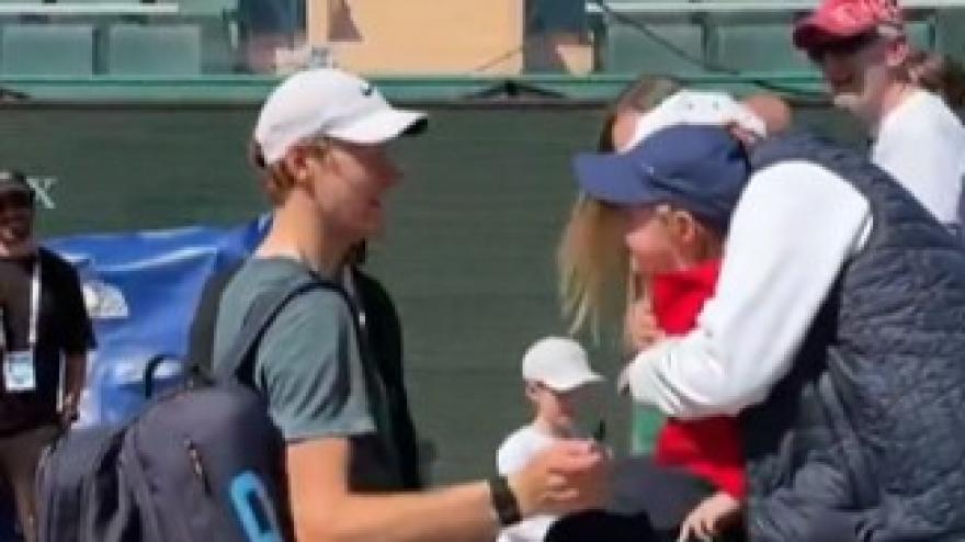 Sinner cuore d'oro: la battuta a Montecarlo fa sognare il bambino!