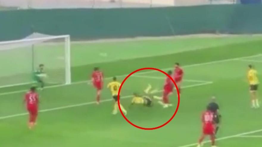 Balotelli scatenato: sfiora un gol clamoroso in rovesciata, poi segna l'1-0 così