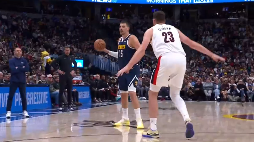 Nba top 5, Jokic è geniale: assist a una mano dall'altra parte del campo