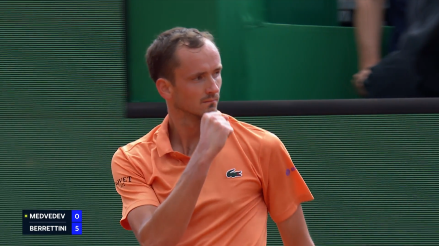 Atp Montecarlo: Medvedev, che fai? Berrettini fa punto e lui... esulta
