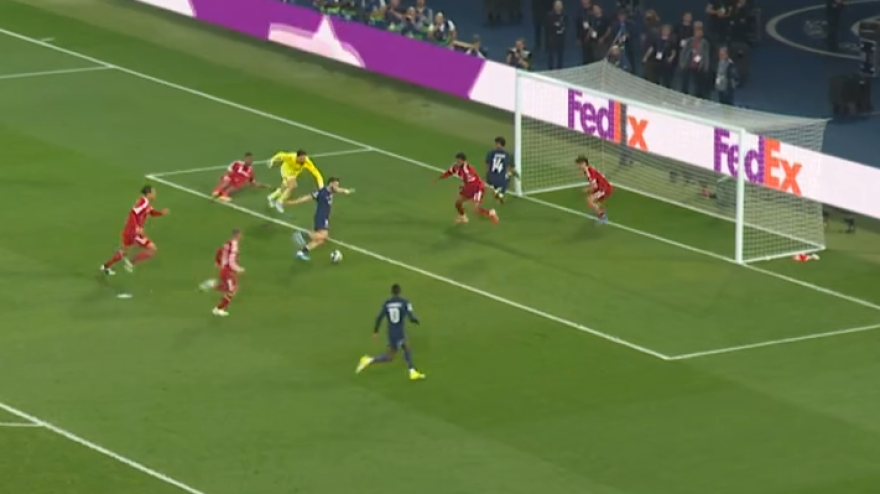 Psg, Kvara uimilia la difesa del Liverpool: gli highlights