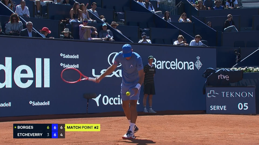 borges ace da sotto sul match point contro etcheverry fischi di barcellona da Gazzetta.it borges ace da sotto sul match point contro etcheverry fischi di barcellona