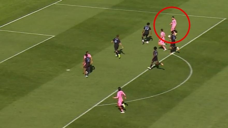 Messi, il gol è un capolavoro! Quattro uomini attorno ma Leo segna così