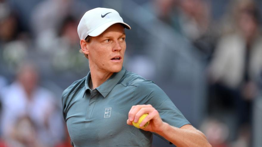 Sinner-Bonzi, highlights Atp Madrid: Jannik fatica all'inizio ma poi domina