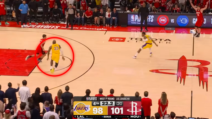 Sotto di 3, palla a Houston: il miracolo di LeBron salva i Lakers