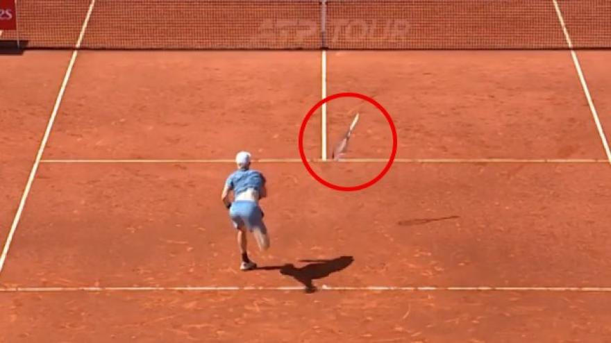 Sinner-Moller Masters 1000 Madrid: Moller perde la racchetta e...