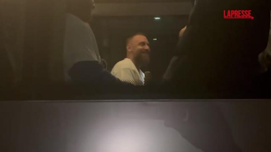 Ostiamare in Serie C, De Rossi alla festa promozione: i tifosi lo accolgono così