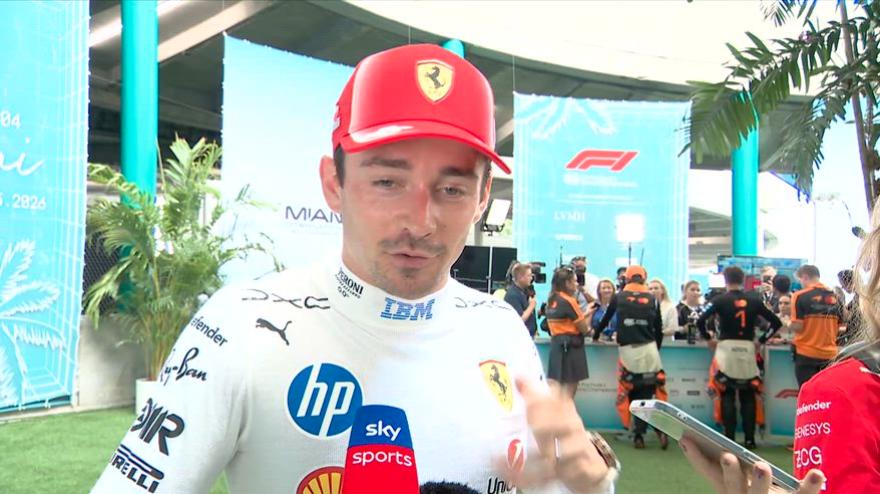 Leclerc: "Kimi pessimo nel ruota a ruota". Poi si scusa: "Proprio con un italiano..."