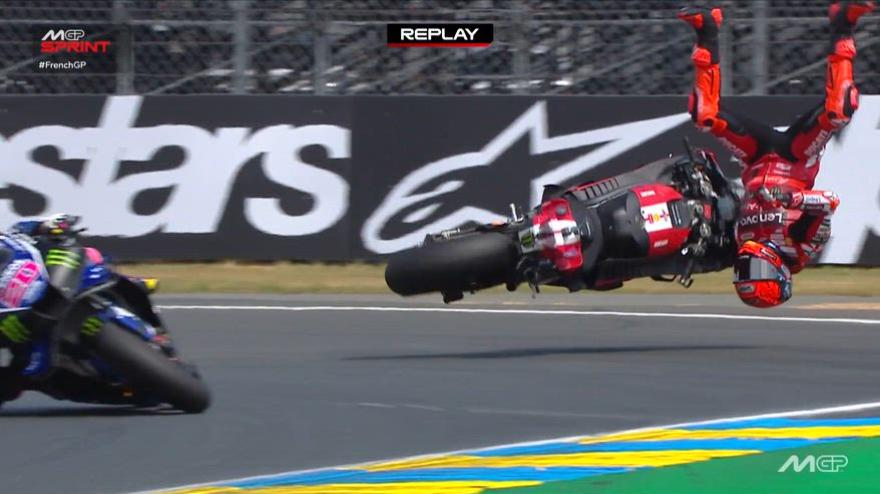 Marquez, che spavento! Caduta impressionante durante la Sprint: il video