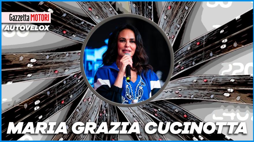 Maria Grazia Cucinotta: "Alla guida di un motoscafo in 007 e di supercar sui set, ma non ho la patente"