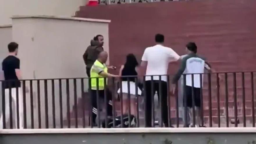 Lucas Torreira preso a pugni dallo stalker della sua fidanzata: cos’è successo