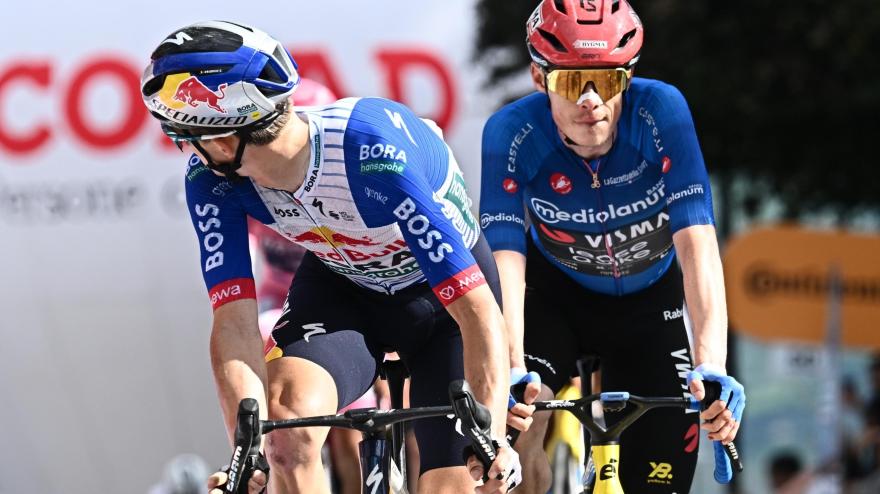 Giro d'Italia, highlights tappa 8: Narvaez vince a Fermo, Vingegaard attacca