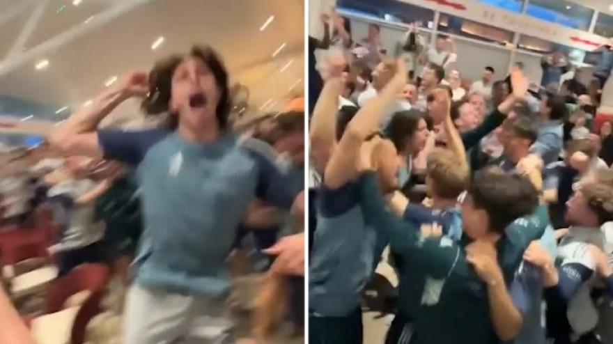 Arsenal campione d'Inghilterra: i giocatori festeggiano così, Calafiori è scatenato
