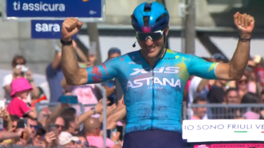 Giro d'Italia, tredicesima tappa: Bettiol va in fuga e trionfa, gli highlights