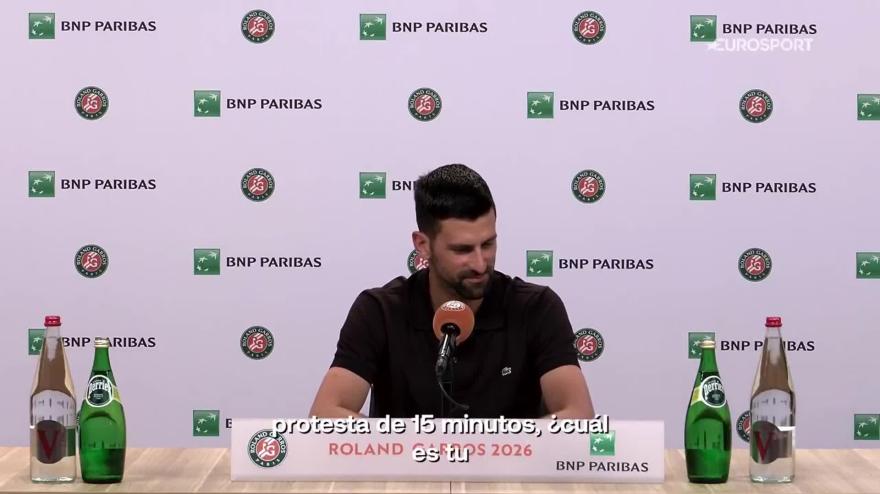 un telefono suona durante la conferenza la reazione di djokovic 232 esilarante da Gazzetta.it un telefono suona durante la conferenza la reazione di djokovic 232 esilarante