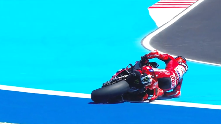 Marquez cade ma fa la pole: MotoGP Ungheria, highlights qualifiche